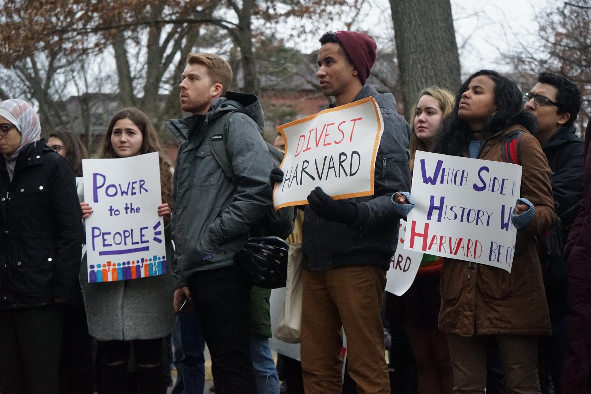 Protests at Harvard to asking for fossil fuel divestment