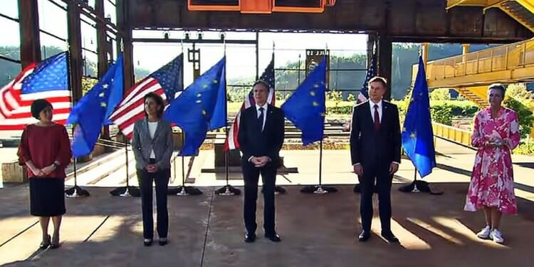 TTC press conference following the meeting 29 September 2021 with from left to right, Trade Representative Katherine Tai, Commerce Secretary Gina Raimondi, State Secretary Anthony Blinken, EU Commissioners Valdis Dombrovskis and Margrethe Vestager