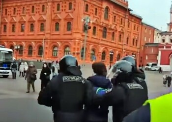 Ukraine War: A Brave Act of Dissent by a Russian Journalist