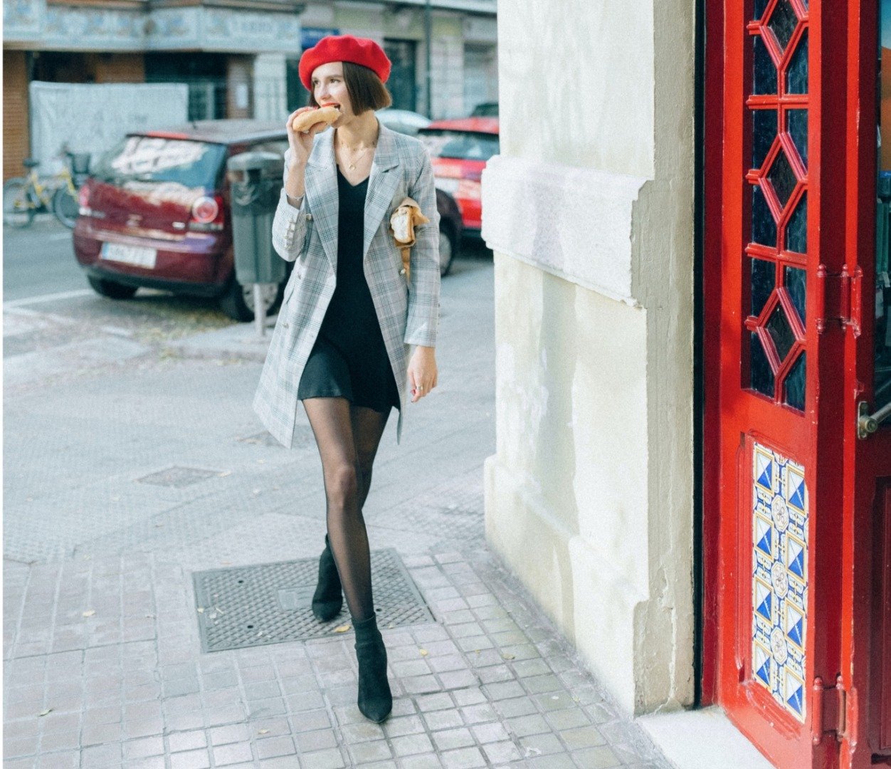 How to wear flare trousers? - Personal Shopper Paris - Dress like a Parisian