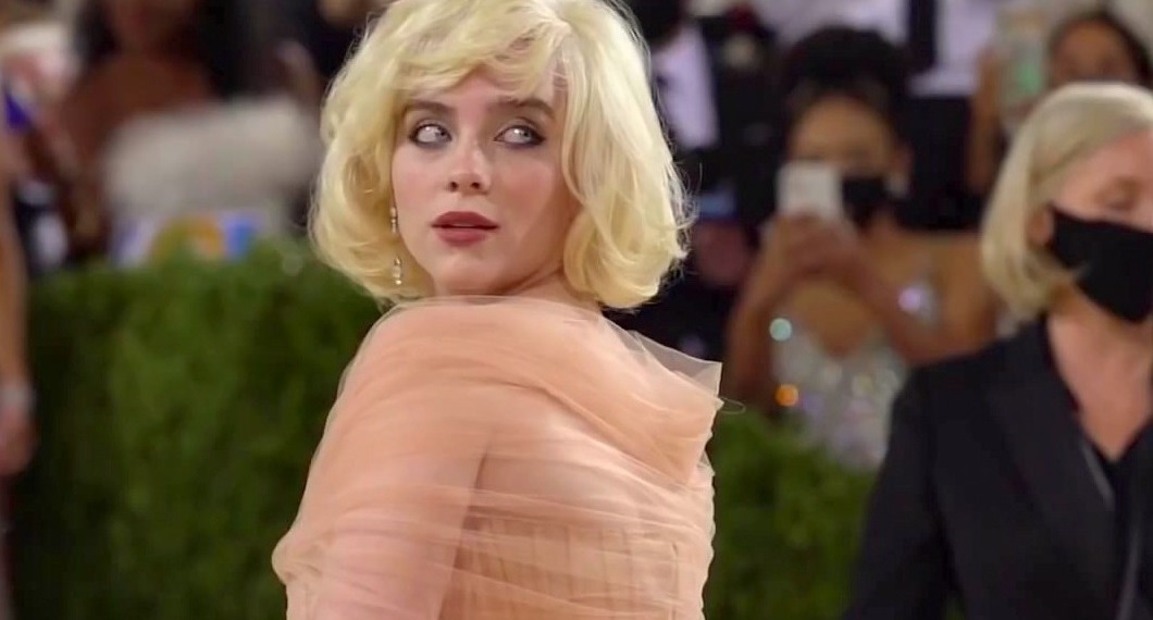 In the photo: Billie Eilish in Oscar de la Renta at the 2021 Met Gala. Photo credit: Wikimedia Commons.
