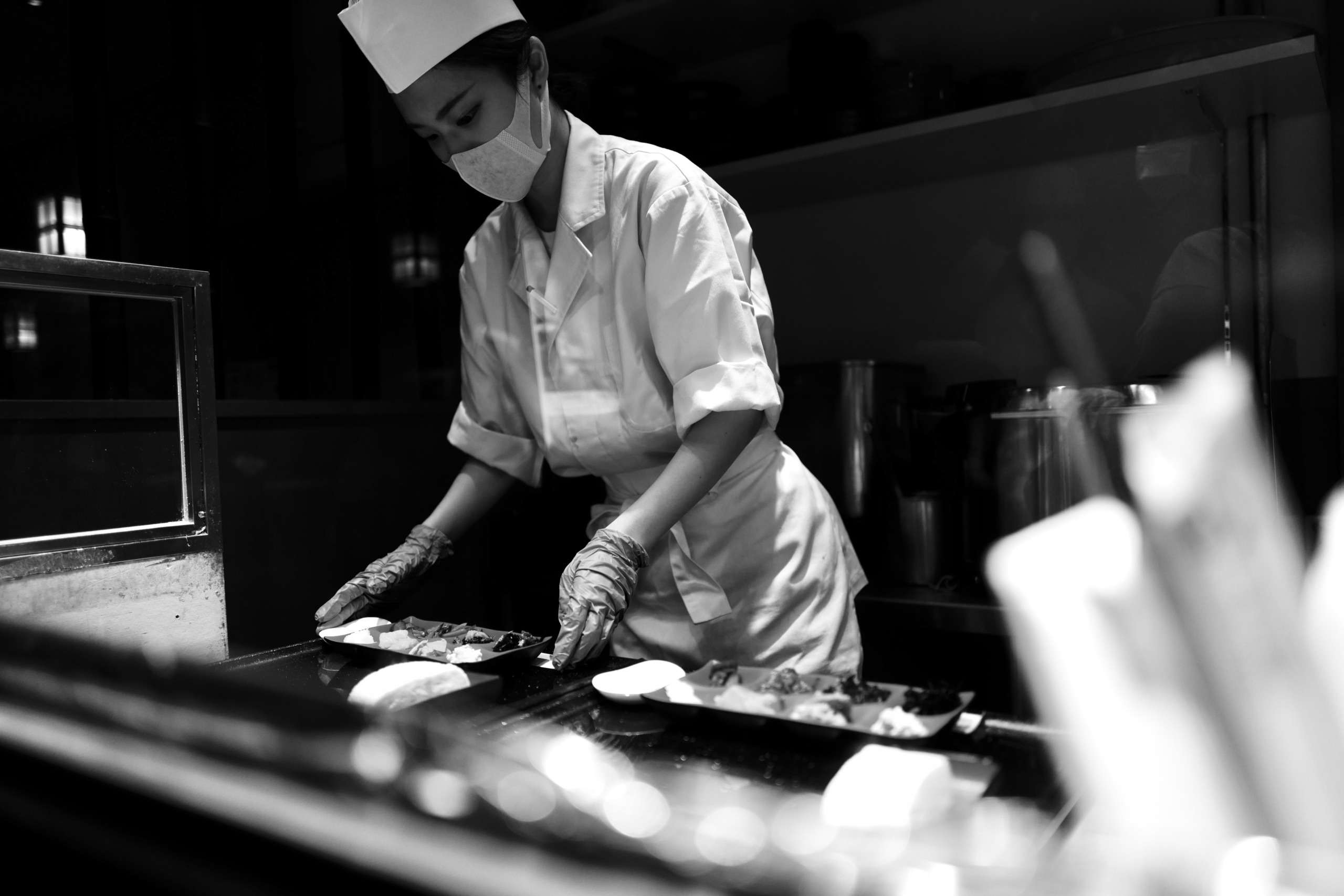 Women in the Kitchen: The unequal treatment of professional chefs in anime  and beyond - Anime Feminist