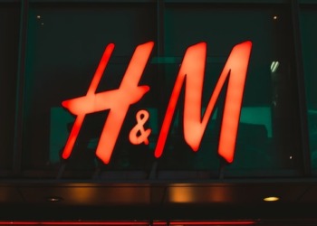h&m logo neon light