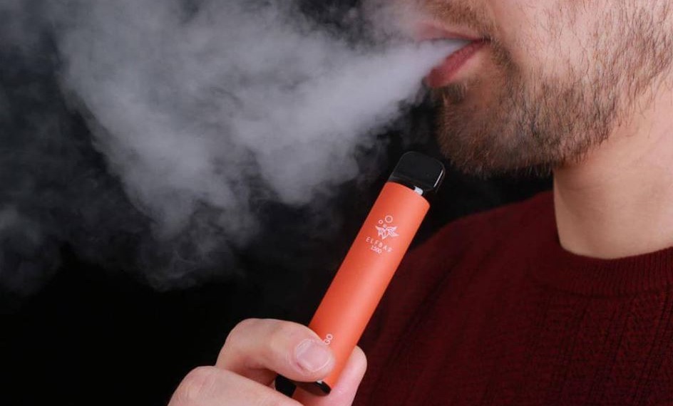 vapes
