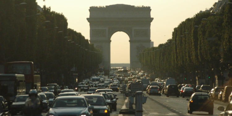 Paris SUVs parking