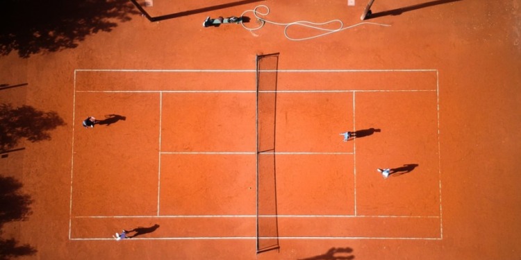 ESG news on LONGi’s solar partnership with the ATP Tour promotes sustainability in tennis, aiming to reduce the carbon footprint of sporting events.