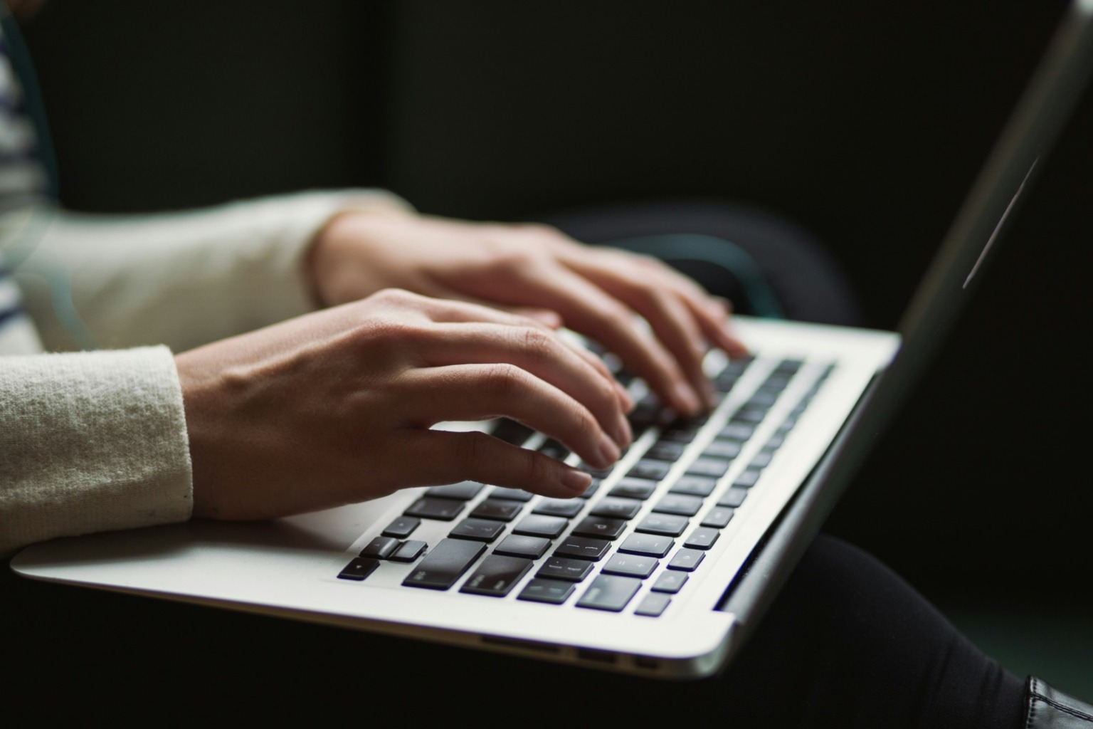 The Best Essay Writing Services Reviewed: EssayPro, PaperWriter, and ...
