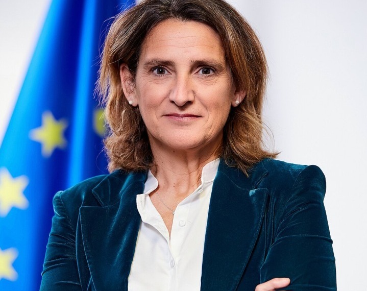 ESG news regarding EU green finance debate, US firms under investigation, tokenized real estate surge, EU energy savings