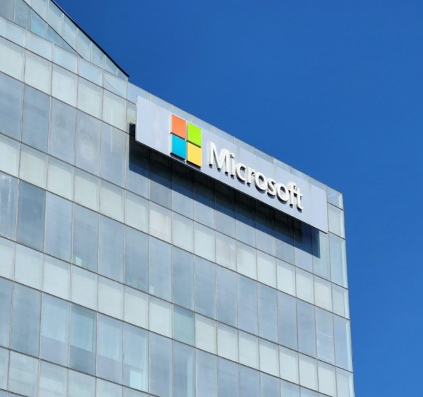 ESG news regarding Microsoft securing clean energy from EDPR, EBRD invests in Moroccan green Bond, Junction growth funds SMEs, Hysata and ACWA partner to expand green hydrogen in Saudi Arabia