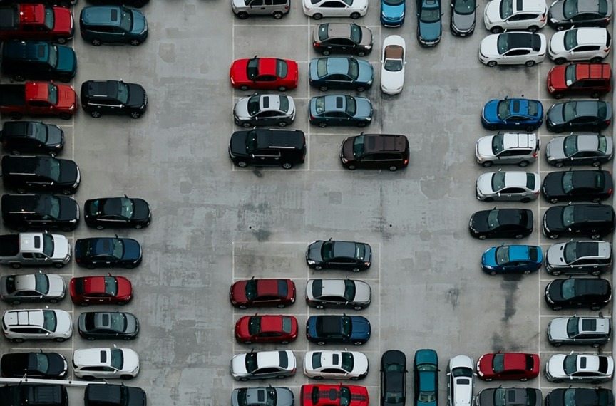 ESG news regarding Trump imposing tariff on the EU, Vanguard moderates diversity language, Microsoft’s big carbon deal, banks still short of energy targets