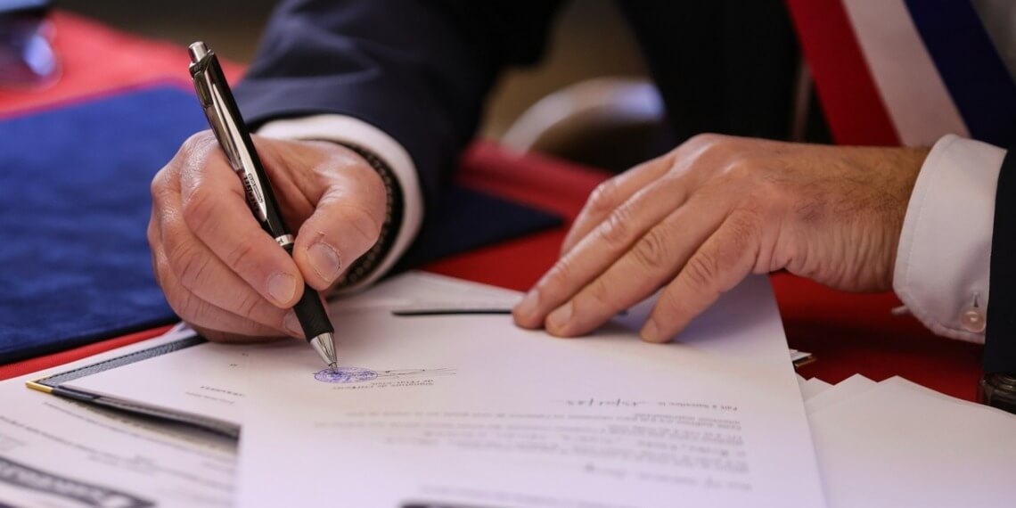 Global efforts to promote corporate climate action through carbon credits