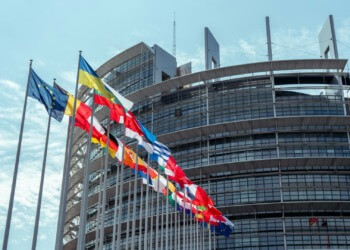 ESG news regarding EU to miss UN deadline, European Commission’s proposed Israel trade suspension, India’s declining CO2 emissions, and Suma Capital’s €210 million investment in European decarbonization