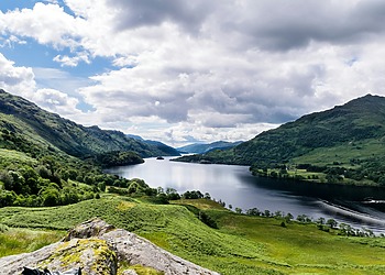 ESG News regarding the UK’s Updated Environmental Improvement Plan, modernizing Mauritania’s railway system, the EU carbon border tax, and the EU’s cross-border energy projects