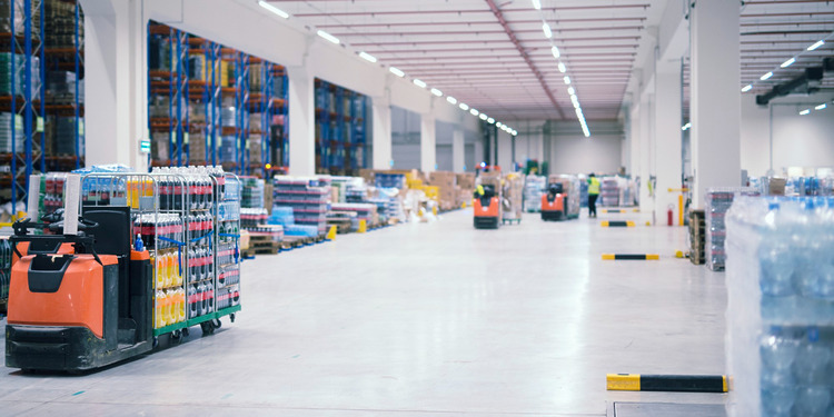 Warehousing done with robots helping with building an efficient supply chain.