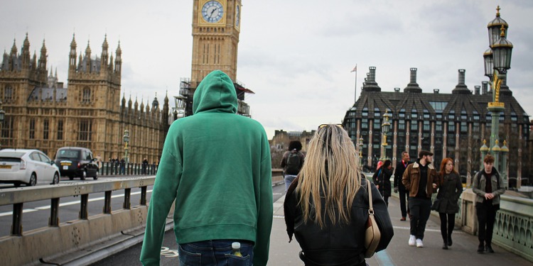 ESG News regarding the UK unemployment rate rising to a four-year high, oil prices drop below $60 amid Russia-Ukraine peace talks, water and wheat supplies crisis in Iraq, and Neste pushes back its climate targets