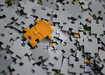 ESG News regarding the GHG Protocol and ISO harmonisation effort, new SBTi pathways for the chemical sector, the EU’s permanent ban on Russian gas, and the OECD warning of rising economic risks