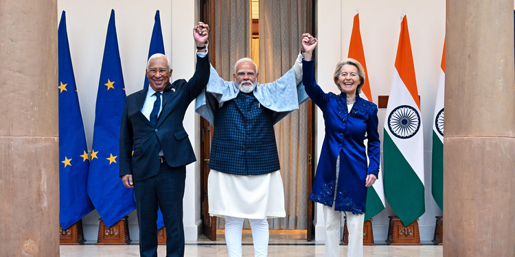 President of the European Council António Luís Santos da Costa (left), India’s Prime Minister Narendra Modi (center) and the President of the European Commission, Ursula von der Leyen (right) following the signing of MoUs between India and the EU, New Delhi, Jan. 27, 2026. Photo Credit: Frédéric Sierakowski / European Commission.