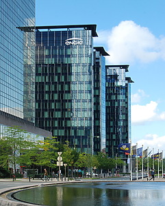 France's Engie buys UK power grid from Hong Kong conglomerate for $14 billion