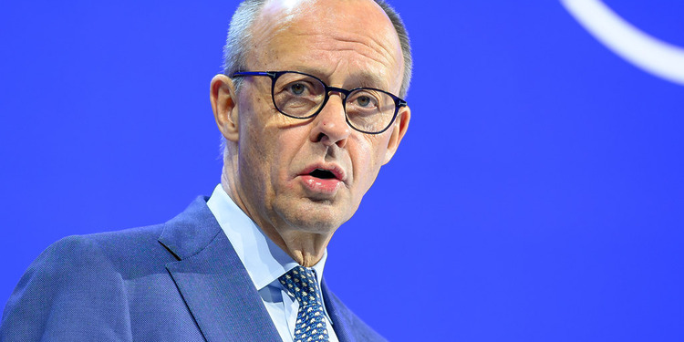 Friedrich Merz Proposing the Architectural blueprint of European institutions illustrating the Merz-Meloni non-paper strategy for EU deregulation