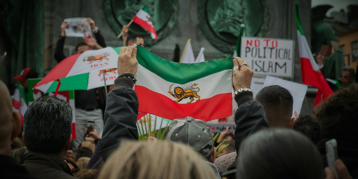 ESG News regarding Europe’s role in the Israel, US, Iran conflict, Argentina seeks to weaken glacier protections, Moeve’s new green hydrogen project, and Italy asking EU to suspend carbon market