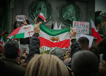 ESG News regarding Europe’s role in the Israel, US, Iran conflict, Argentina seeks to weaken glacier protections, Moeve’s new green hydrogen project, and Italy asking EU to suspend carbon market