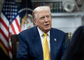 ESG news regarding $1B Trump deal ending TotalEnergies’ U.S. offshore wind plans, Santos temporarily shutting down Darwin LNG plant amid global supply tightening, UK government rejecting call to boost North Sea oil and gas production, and NextEra moving forward on massive Texas gas plant for data centers.