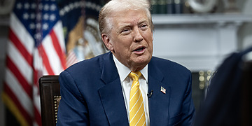 ESG news regarding $1B Trump deal ending TotalEnergies’ U.S. offshore wind plans, Santos temporarily shutting down Darwin LNG plant amid global supply tightening, UK government rejecting call to boost North Sea oil and gas production, and NextEra moving forward on massive Texas gas plant for data centers.