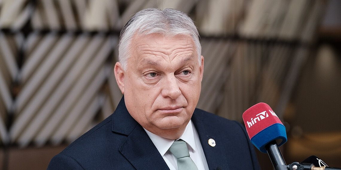ESG News regarding Hungary's general election, the collapse of US–Iran peace talks, Fortescue's accelerated decarbonization program, and the appointment of Canada's new Sustainable Finance Council.