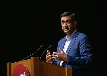 ESG news regarding Khanna proposing a ban on US gasoline exports, plastic supply chain crisis sparking shift to sustainable packaging, Cuba eying renewable future to bypass energy blockade, and NAACP taking legal action against xAI.