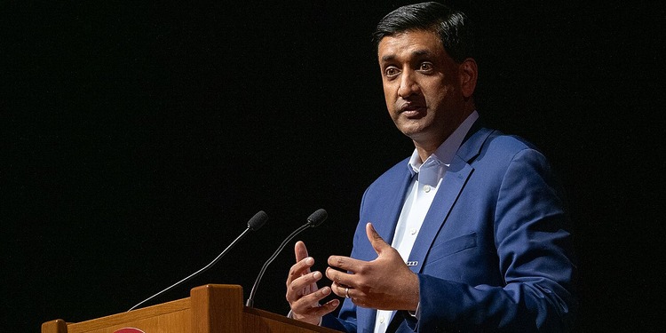 ESG news regarding Khanna proposing a ban on US gasoline exports, plastic supply chain crisis sparking shift to sustainable packaging, Cuba eying renewable future to bypass energy blockade, and NAACP taking legal action against xAI.