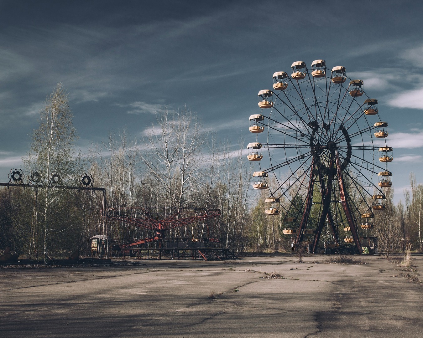 Abandoned ferris wheel in Pripyat