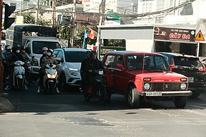 ESG news regarding Johannesburg launching a pollution warning app amid coal emissions concerns, Vietnam extending electric vehicle tax incentives, a surge in EV sales across Europe driven by high petrol prices, and Indonesia exploring a bioethanol project with Toyota to expand renewable fuel use.