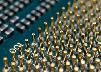 The history repeats itself regularly, and the crisis connected with 3G and first mobile network operators has a lot of similarities with the current AI market