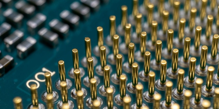 The history repeats itself regularly, and the crisis connected with 3G and first mobile network operators has a lot of similarities with the current AI market