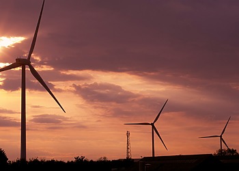 ESG news regarding US reallocation of capital from wind energy into fossil fuels, EU plans to boost competition enforcement in AI and cloud services, World Bank climate bond to fund South African Restoration Project, and Indigenous leaders warning against clean energy extractivism