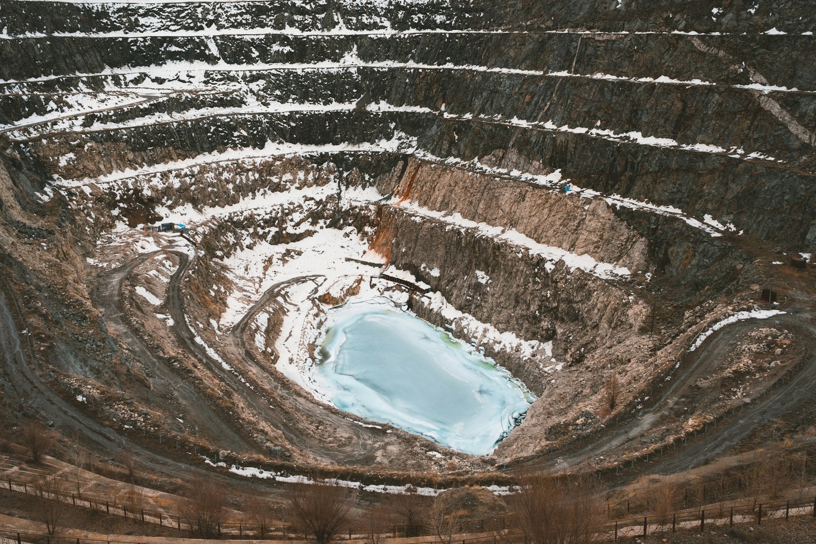 ESG news regarding EU tackling jet fuel shortage, Apple boasting environmental progress in its latest reporting, UK’s response to the oil crisis, and US company acquiring Brazil’s biggest rare earth mining company