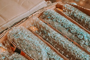 ESG news regarding Khanna proposing a ban on US gasoline exports, plastic supply chain crisis sparking shift to sustainable packaging, Cuba eying renewable future to bypass energy blockade, and NAACP taking legal action against xAI.