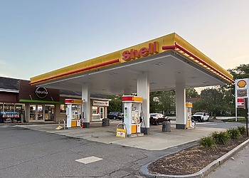ESG news regarding Shell profits hitting $6.9bn amid global conflict, Japan and UAE strengthening strategic energy ties, Norway reopening North Sea gasfields to bolster European energy, and Eni unlocking key Indonesian gas discovery via Geliga-1 well.