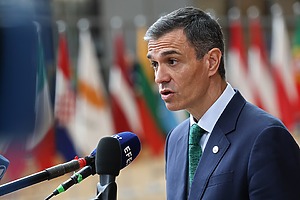 ESG news regarding UN climate chief’s warning about Europe’s heatwave, countries pushing back on the EU’s climate plan, Spain allocating €9 billion for climate social plan, and the DRC facing Ebola and war
