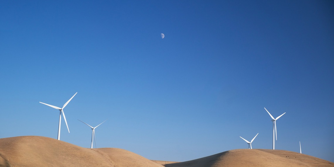 ESG news regarding Engie’s continued Middle East expansion plans despite regional conflict, rising profits at Norwegian utility Statkraft amid soaring power prices, French government aid for airlines facing jet fuel price hikes, and Indigenous concerns over Rio Tinto’s water extraction in Western Australia.