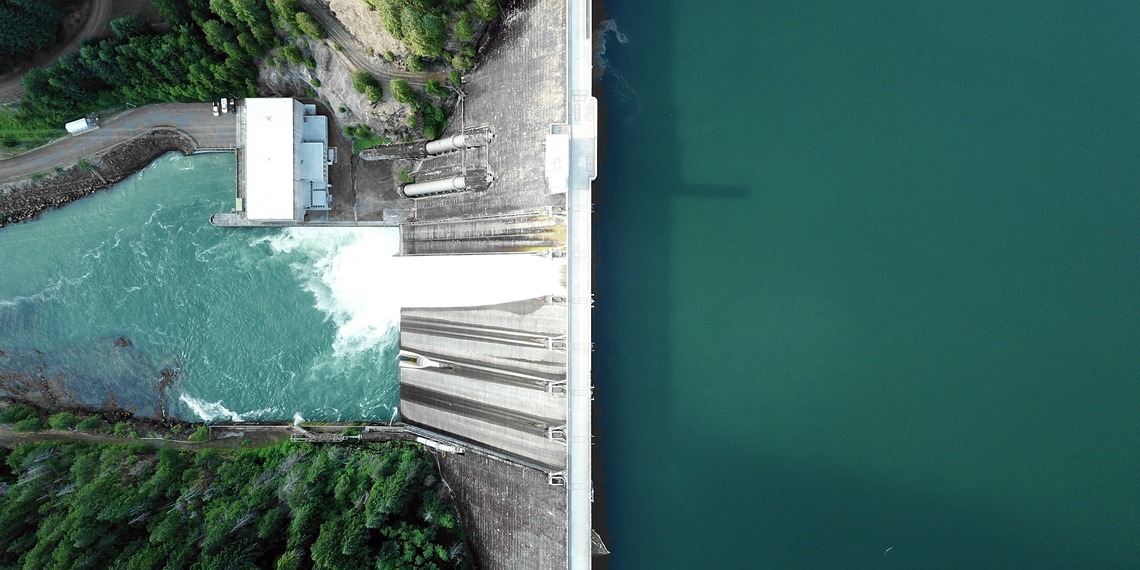 ESG news regarding Europe’s surging winter power price premiums, the release of Ferrari’s first fully electric vehicle, Australia’s complex corporate regulatory framework and Lufthansa’s expanded climate portfolio