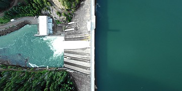 ESG news regarding Europe’s surging winter power price premiums, the release of Ferrari’s first fully electric vehicle, Australia’s complex corporate regulatory framework and Lufthansa’s expanded climate portfolio