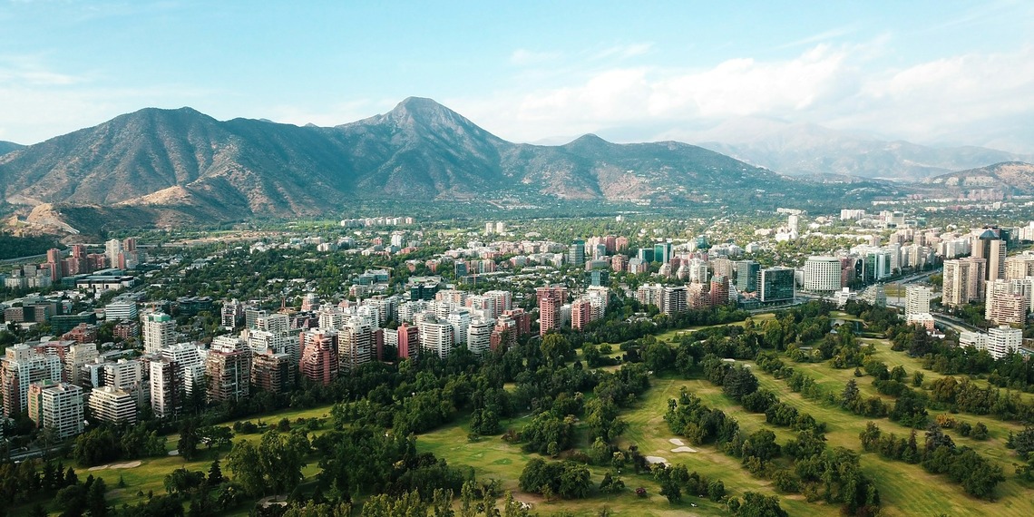ESG news regarding Amazon’s plans for a new Santiago data center, the impact of Trump’s anti-China policies on U.S. solar manufacturing, the new Partnership between ICE and the Climate Bonds Initiative, and the upcoming merger between McCormick and Unilever