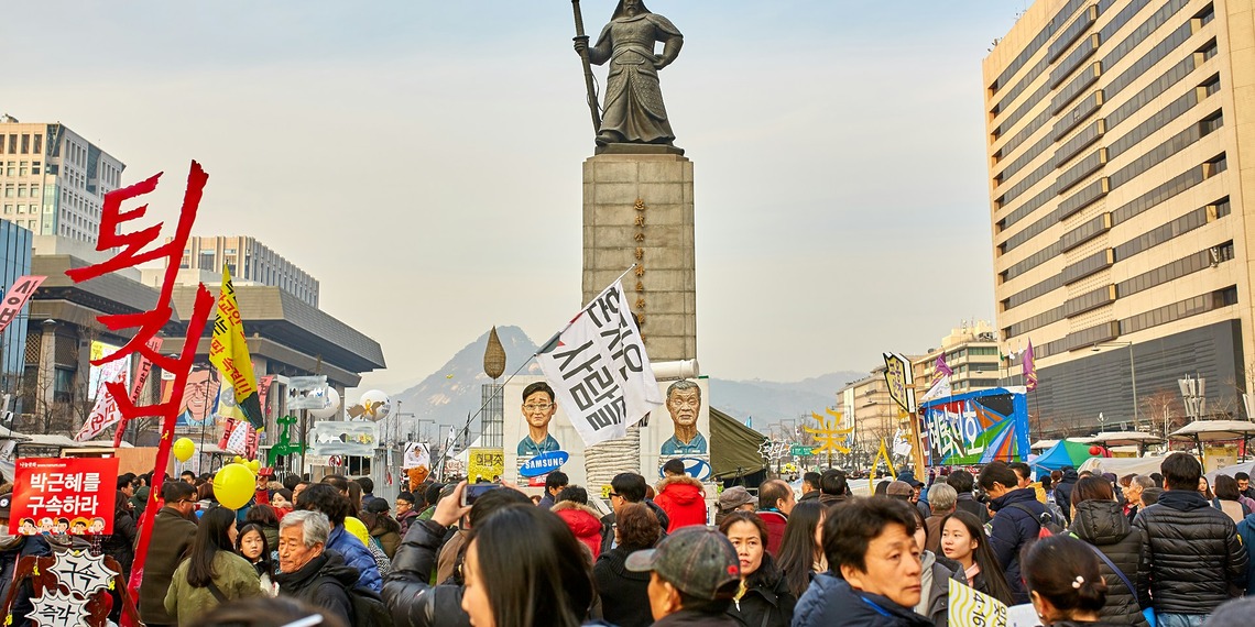 ESG news regarding Samsung strikes in South Korea, new Alberta carbon pricing deal, the climate crisis becoming a public health emergency and the EBRD’s plans to support privatisation in Ukraine
