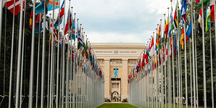 ESG news regarding UN General Assembly backing historic climate action resolution, Italy’s slow green energy transition leaving consumers exposed to high power costs, UK reforming planning rules to fast-track 2030 zero-carbon power goal, and Australia fast-tracking biofuel mandates and funding to secure energy independence.