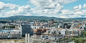 ESG news regarding Norway pausing funding to UN Environment Programme as plastic treaty faces prolonged delay, Saudi Aramco navigating Hormuz blockade with Red Sea export shift, Australian ministers demanding datacentres fully offset surging energy use, and EPA speeding up clean air permitting process for large industrial polluters.