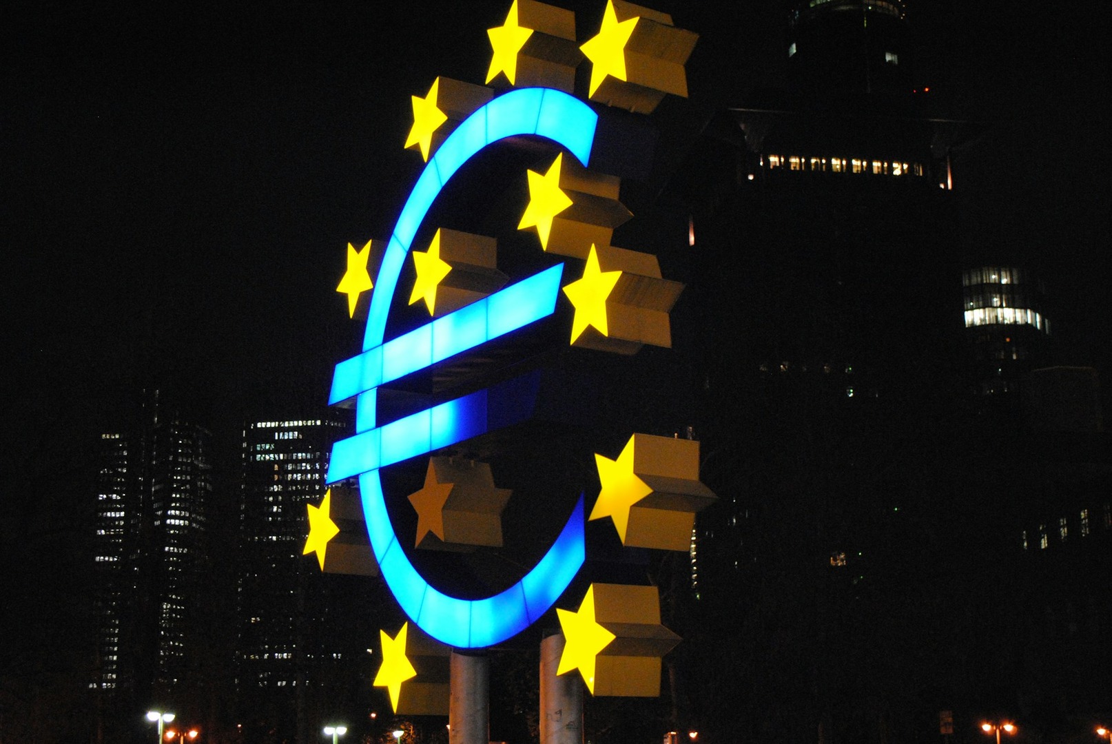ESG news regarding U.S.-China highly anticipated summit, EU Commission testing its AI act in practice, E.ON emerging as a potential biggest UK energy supplier, and BBVA reporting record success in sustainable finance.