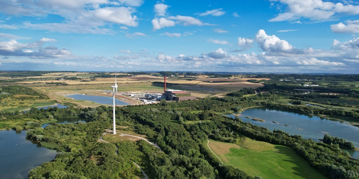 ESG news regarding Britain’s ambitious new emissions reduction target, changes to Brazil’s sustainability reporting mandate, a new class action lawsuit against Ring, and the proposed merger between Paramount and Warner Bros