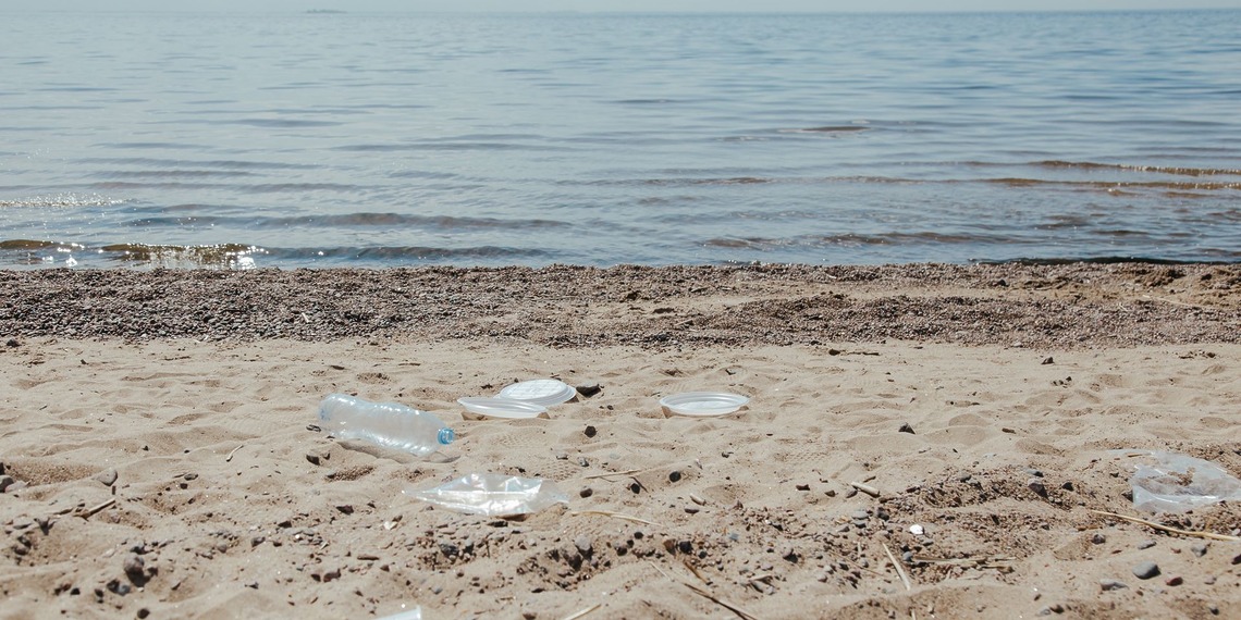 ESG news regarding ocean climate change's newly discovered role, UK investments into AI hardware, US building data centres in drought-hit places, and Waymo repurposing EV batteries for grid storage.