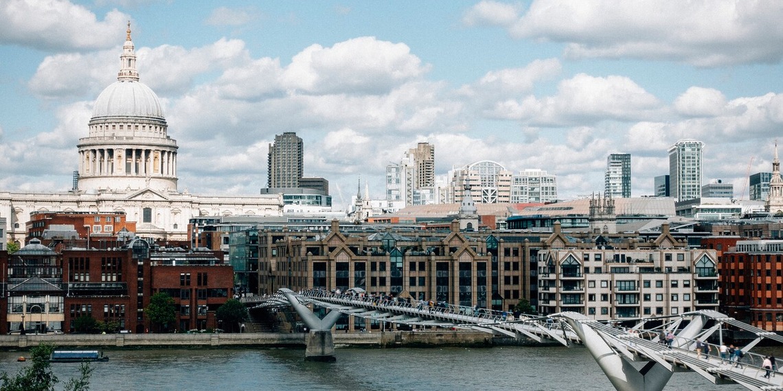 London skyline with St Paul's Cathedral representing UK business, immigration, and the Secondment Worker visa for international companies.
